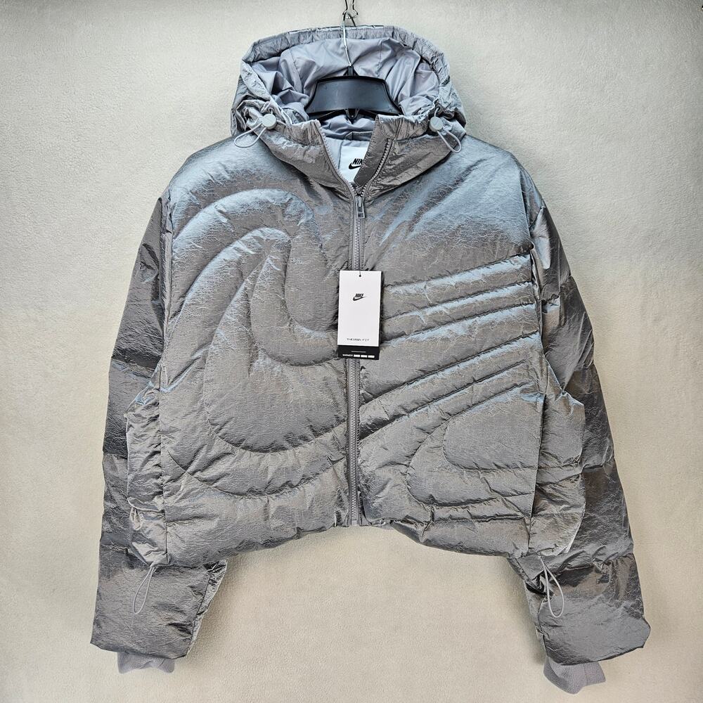 NIKE WOMEN'S MEDIUM THERMA-FIT SWOOTH METALLIC SILVER DOWN JACKET IB2003-095